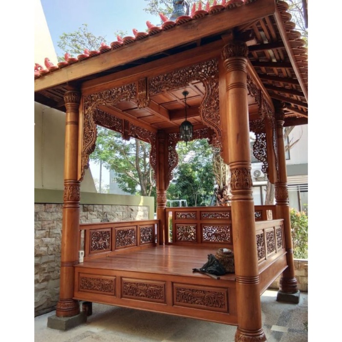 GAZEBO UKIRAN KAYU JATI 2X2 M ATAP GENTENG