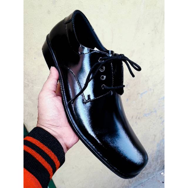 SEPATU PDH PENDEK