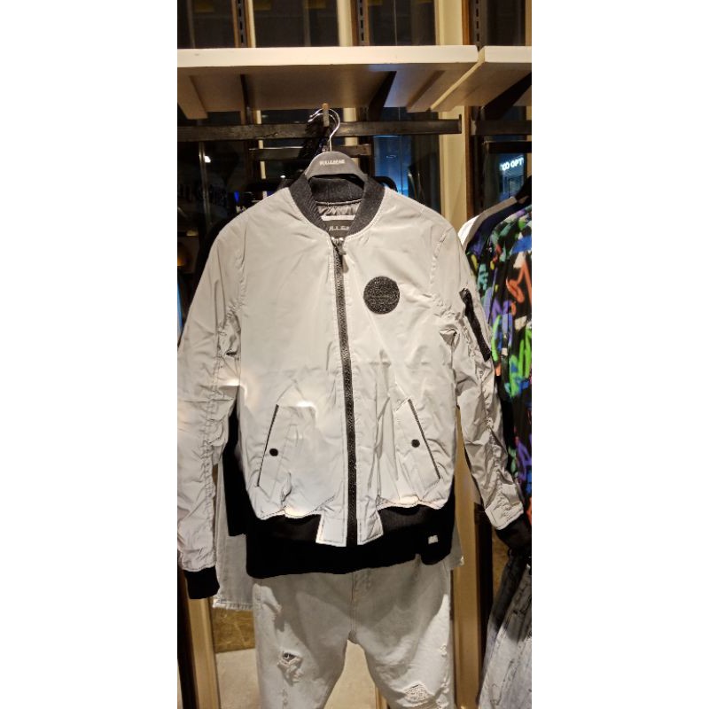 pull and bear reflective jacket