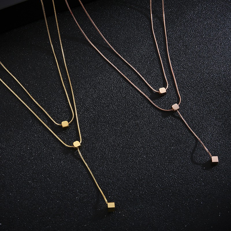 Kalung dua layer rantai italy titanium Wanita Korean Style Anti karat liontin kubus juntai