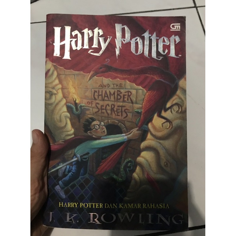 Novel Harry Potter 2 Chamber of Secret by JK Rowling Preloved Bekas