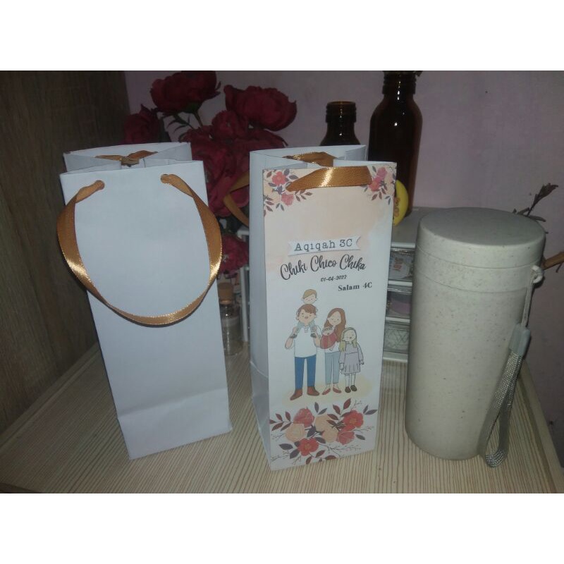 

paperbag ukuran tinggi 20cm x7,5 x 7,5cm isi 50pc