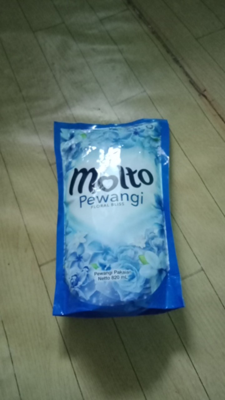 Kemasan Baru Molto Softener Pelembut Dan Pewangi Pakaian 820ml