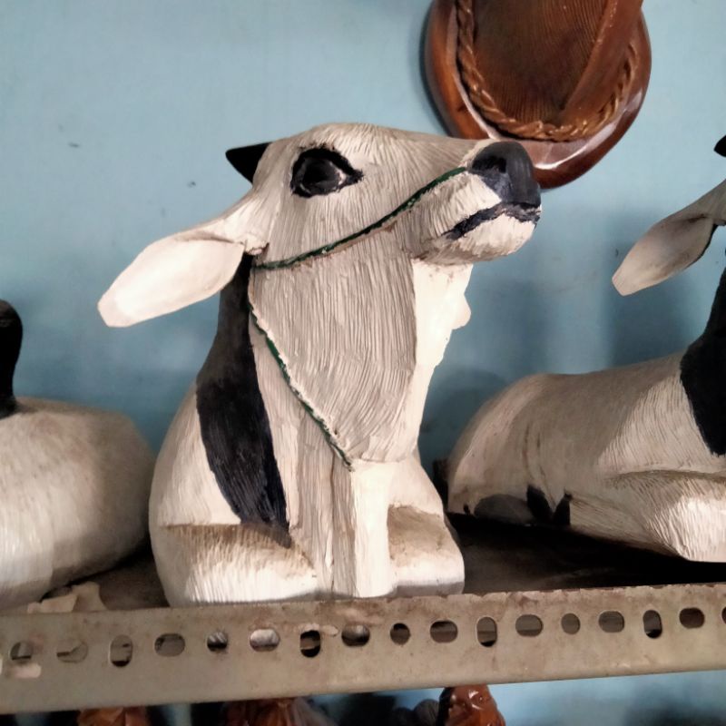PATUNG SAPI PATUNG KAYU SAPI UNIK PATUNG SAPI DUDUK HIASAN PATUNG SAPI PATUNG KAYU HEWAN