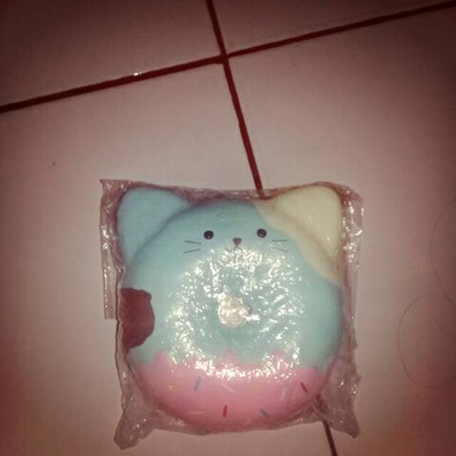SQUISHY PUNIMARU JUMBO ANIMAL DONUT VERSI KUCING