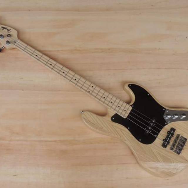 GITAR BASS FENDER JAZZ BASS