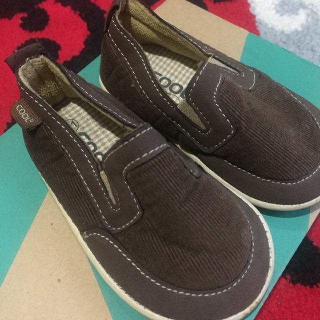 Sepatu anak merk cool preloved
