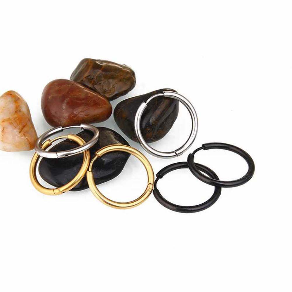 1 Pasang Anting Hoop Bulat Mini Bahan Titanium Steel Gaya Punk Klasik Untuk Pria Dan Wanita