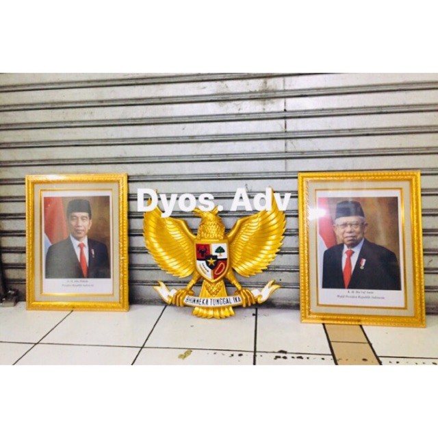 Bingkai frame figura presiden wakil dan pajangan garuda pancasila satu set motif linen 35x45cm