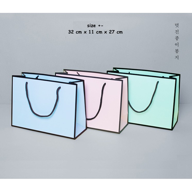 

PAPER BAG BESAR KANTONG HADIAH KANTONG BAJU KANTONG SOUVENIR PAPER BAG WARNA KANTONG KADO