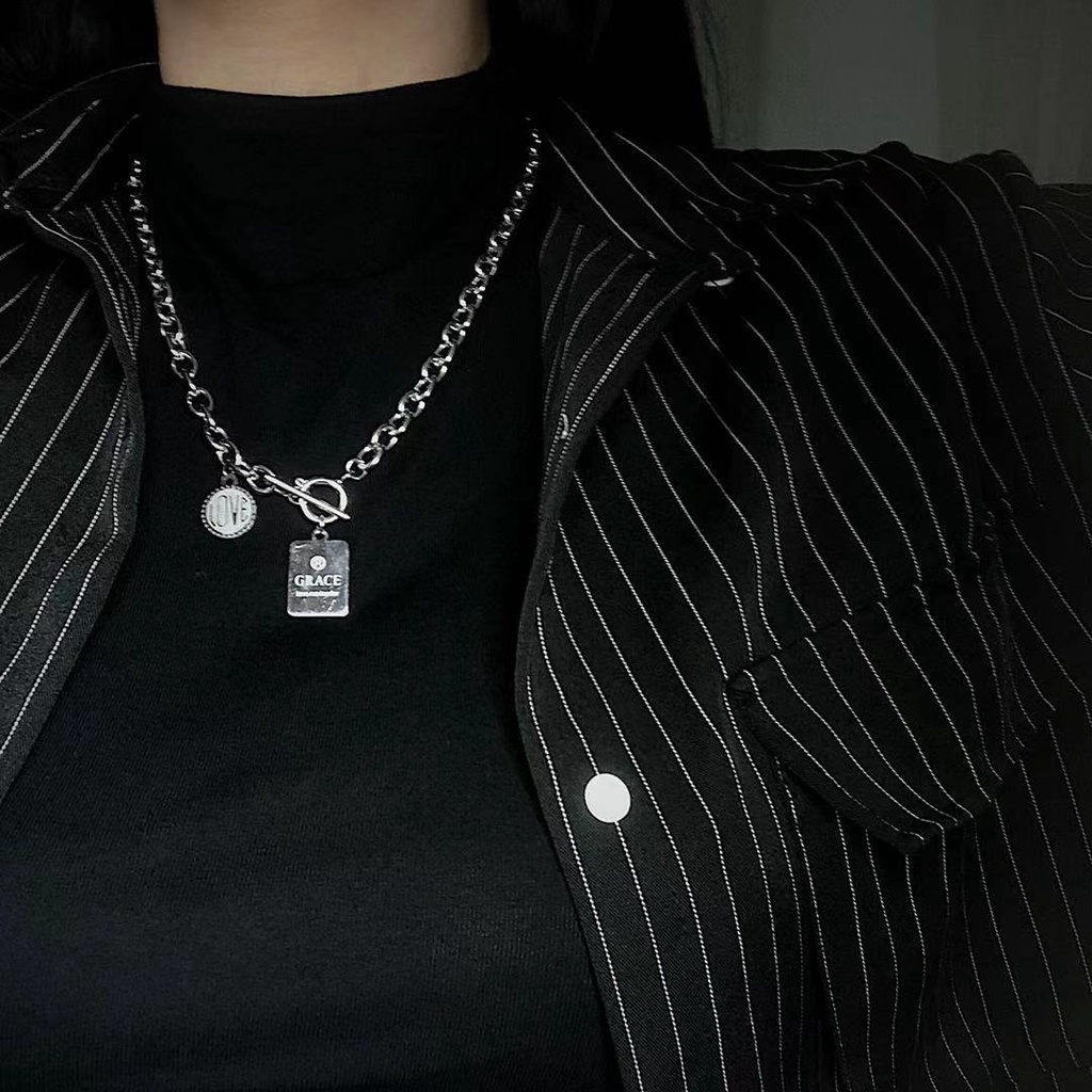 Kalung Rantai Klavikula Pendek Liontin Bulat Persegi Tulisan Gaya Hip Hop Hong Kong Punk Untuk Pria Dan Wanita