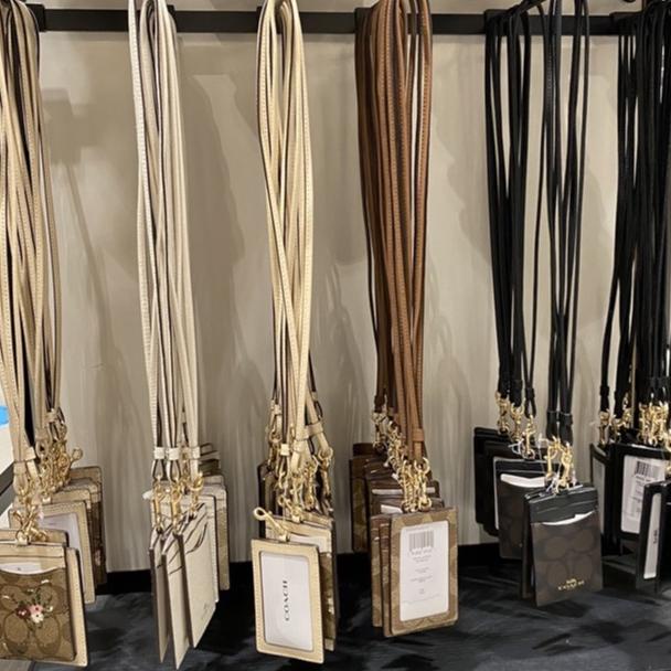 

QiC㊠ COACH lanyard/ Kartu kerja/pemegang kartu id /DIY klasik /original/name tag holder/SIX color //Lagi jual