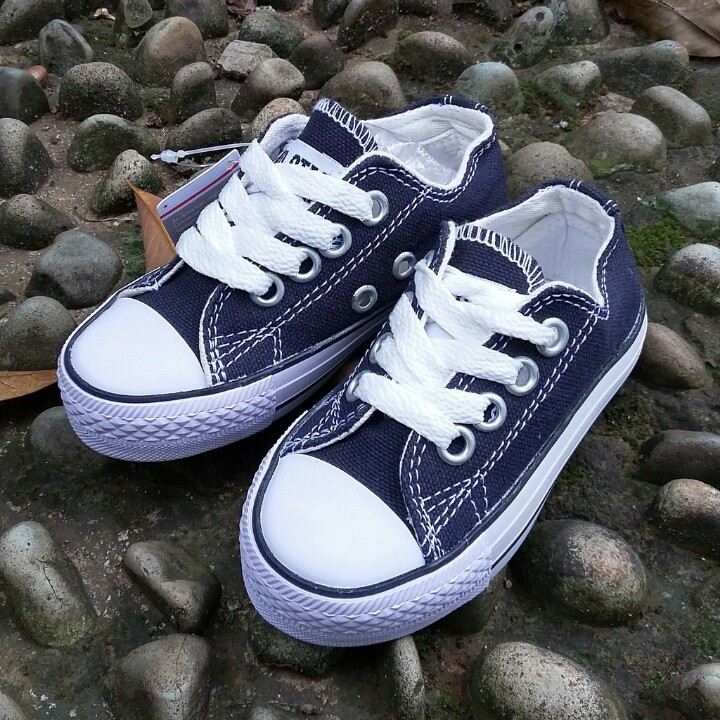 Sepatu Anak sekolah/sepatu baby converse/sepatu warna navy/sepatu biru dongker