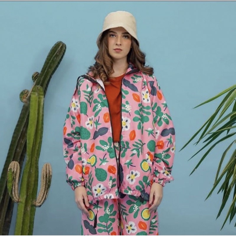 Preloved Dorama straw Nadjani & pelangi jaket senjascarf