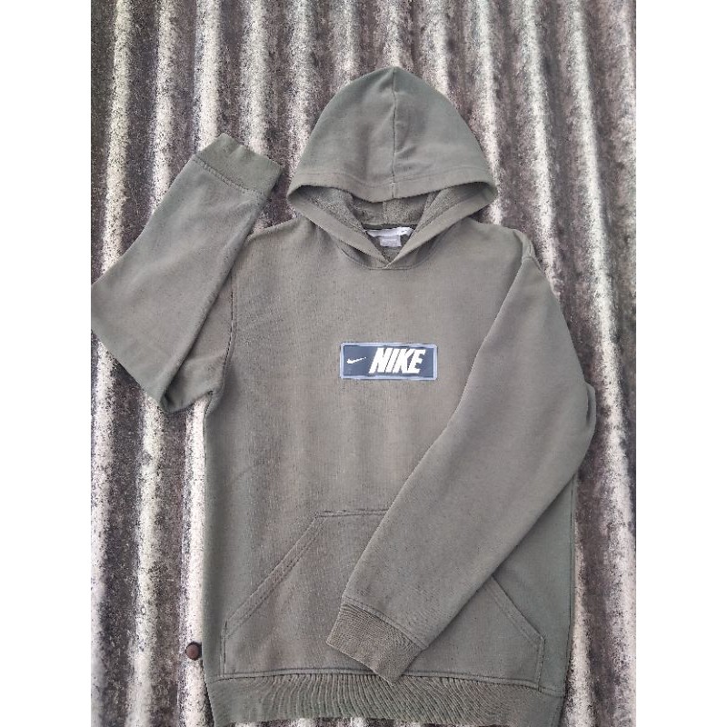 hoodie nike logo box