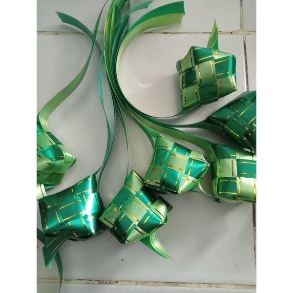 

hiasan pita ketupat lebaran murah