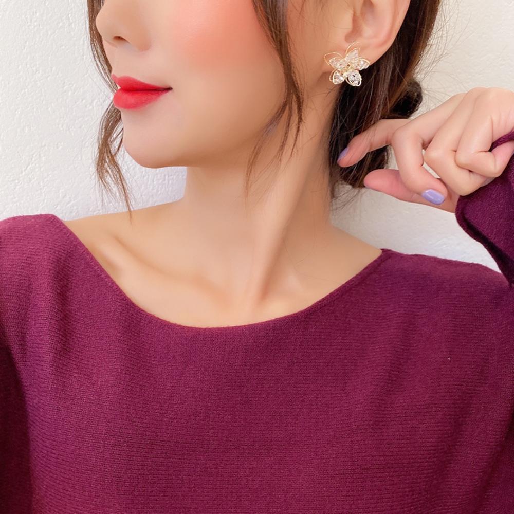 Bayar Di Tempat 1 Pc Anting-anting pejantan Korea perak Pin berongga kristal bunga-2