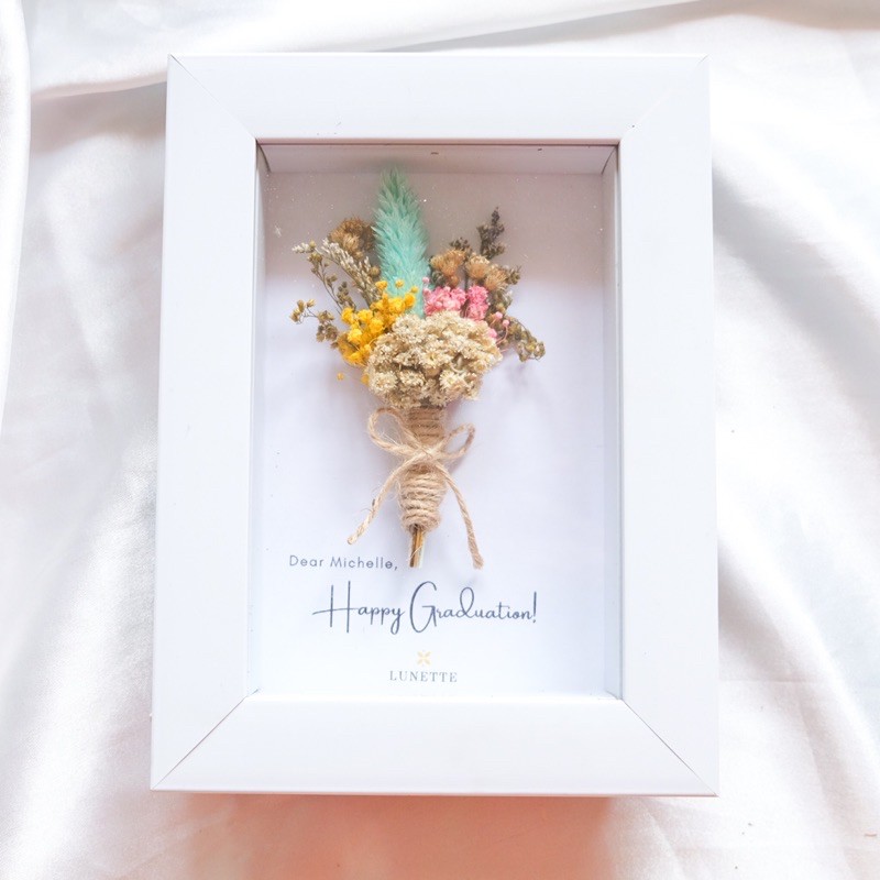 DRIED AND PRESERVED FLOWER IN FRAME (Bunga Kering dalam Pigura Bisa Custom Ucapan) Hadiah Wisuda