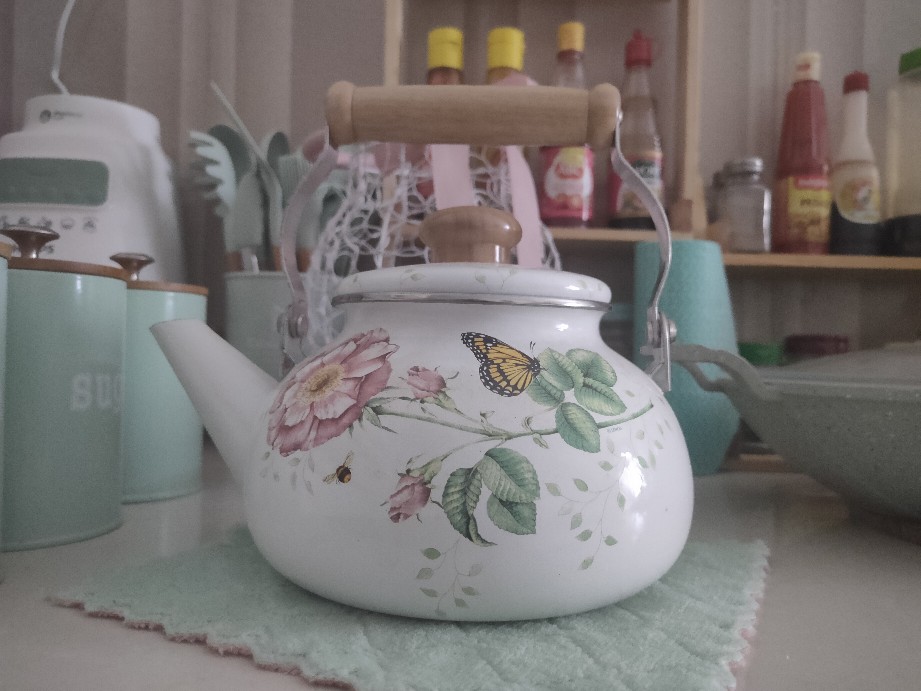 Teko Enamel Motif Kupu Kupu