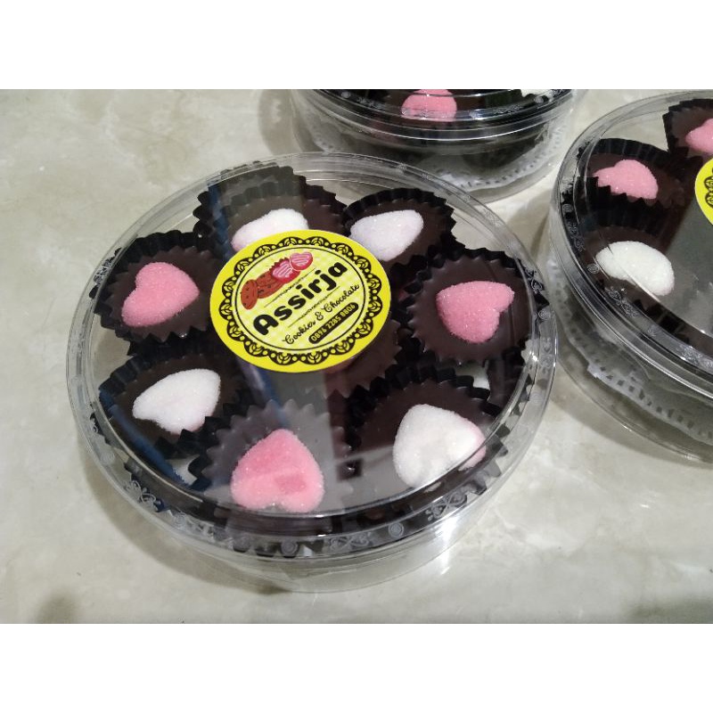 

kue coklat permen yupi