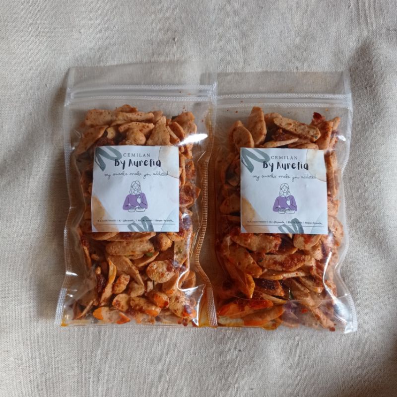 

cemilan otak2 pedas daun jeruk by aurefia