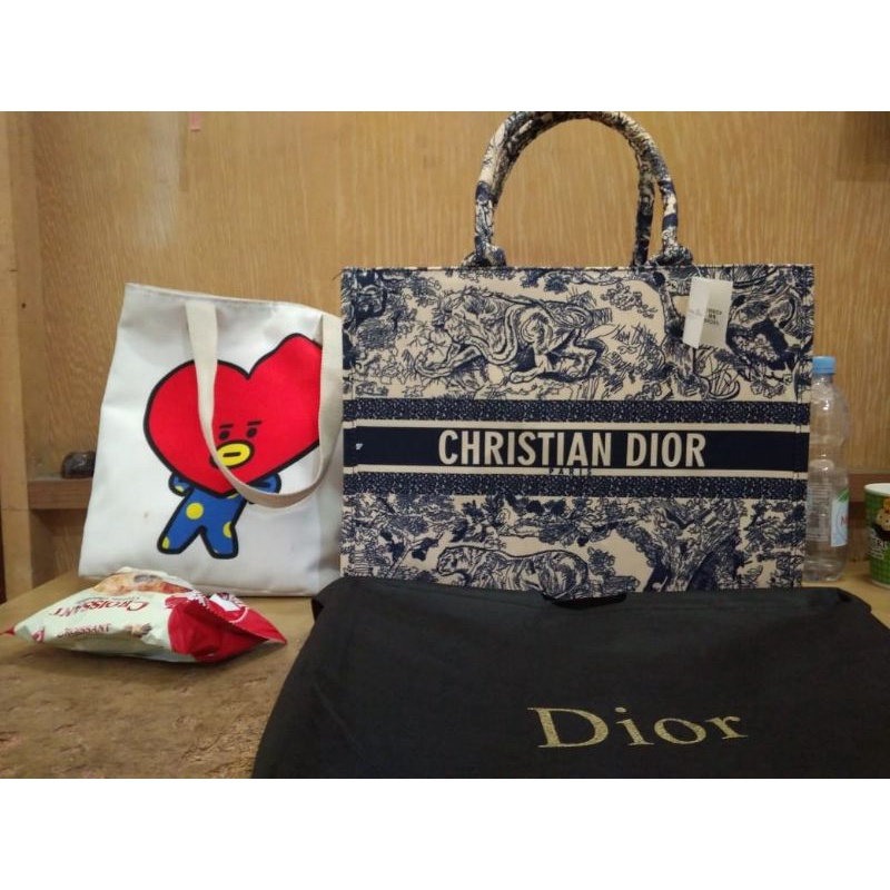 READY tas Wanita  Christian tas dior Kanvas /tote Wanita Import/  Tote bag Terbaru