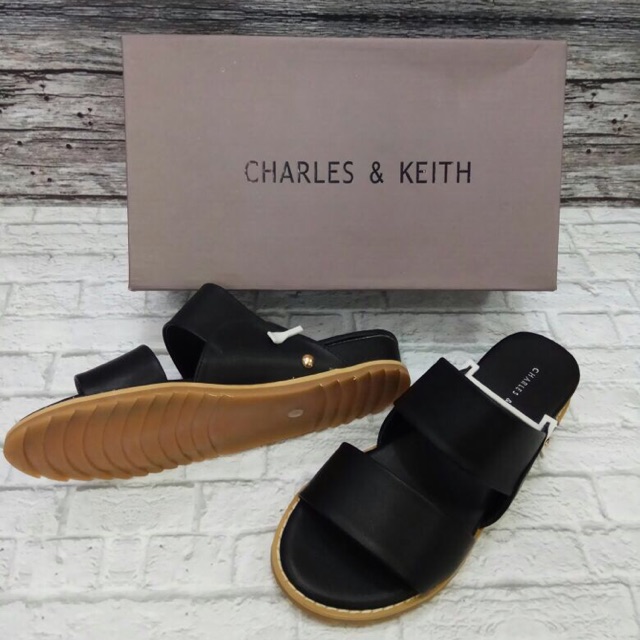 Charles n Keith Double Strip Black