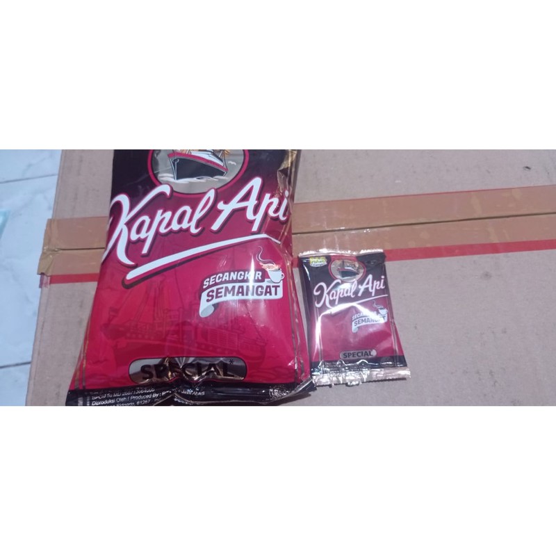 

KOPI KAPAL API 165gr KOPI BUBUK TANPA GULA GRATIS KAPAL API SPECIAL MINI 6,5gr