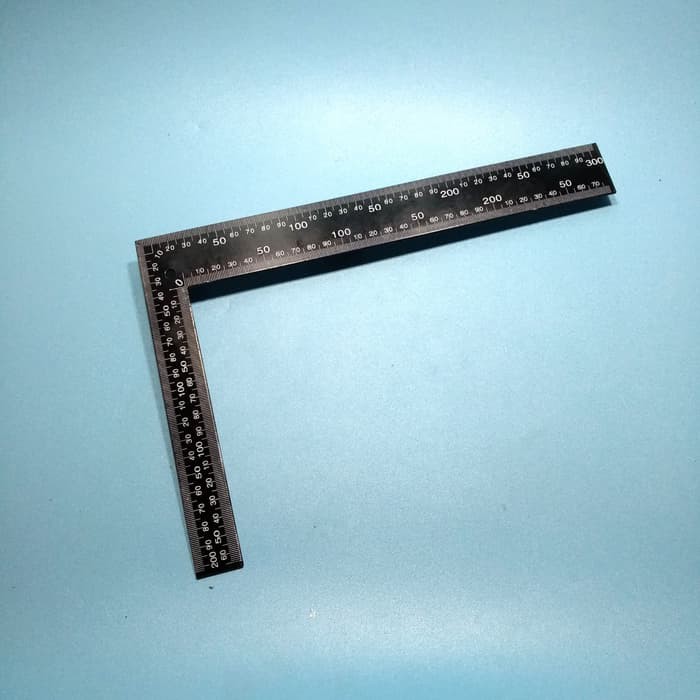 

Siku Tukang Hitam / Penggaris Tukang 30 CM 12