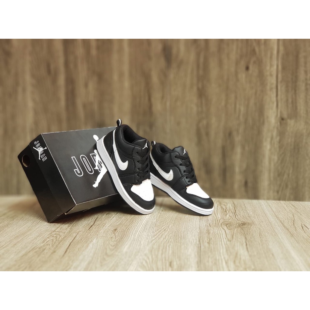 NIKE JORDAN MIDS KIDS Fasion Anak Sepatu Sneakers Anak Laki Laki Umur 3 Tahun Sporty Dan Berkualitas Sepatu Anak Laki dan Sepatu Sneakers Anak Perempuan Jordan Kids Sepatu Anak Laki Laki 10 Tahun Sepatu Anak Sneakers Laki Laki Perempuan Nike Jordan