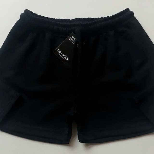 Celana pendek hitam polos Pria