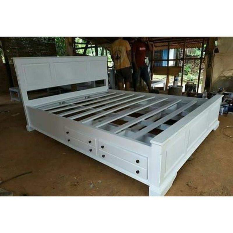 Dipan Tempat Tidur Minimalis Ada Laci Ukuran 200 x 180 Cat Putih Duco Bahan Kayu Jati Asli