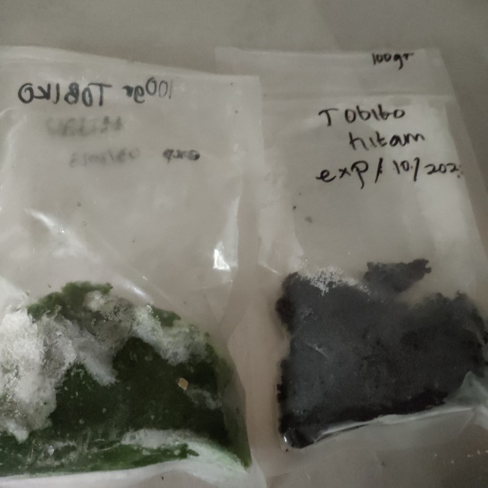 

tobiko hijau / telur ikan terbang hijau / tobiko hitam - Hitam - BARU