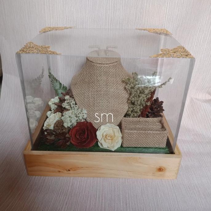 

AKSESORIS PERNIKAHAN TEMPAT MAHAR KALUNG CINCIN PERLENGKAPAN PESTA CRAFT