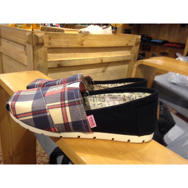 wakai shoes original