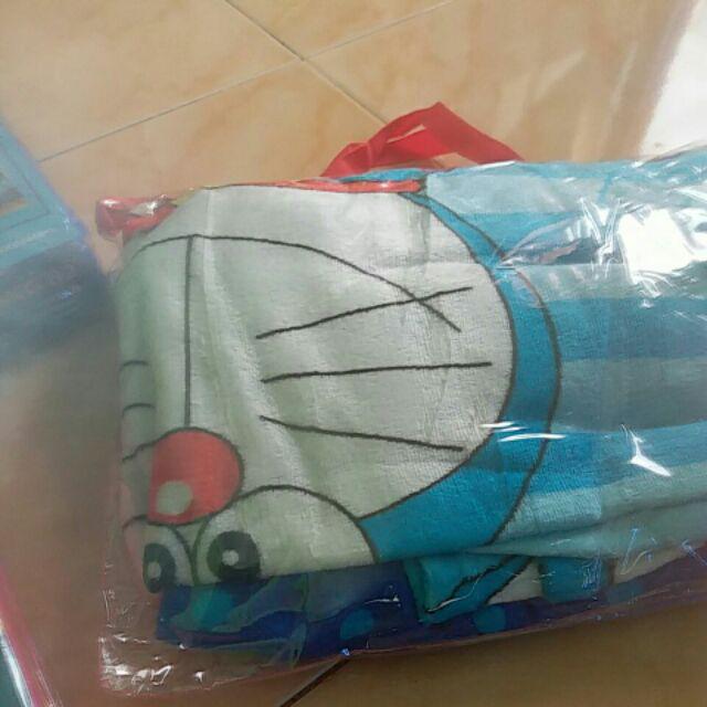 Selimut Bulu Karakter Doraemon Free Tas