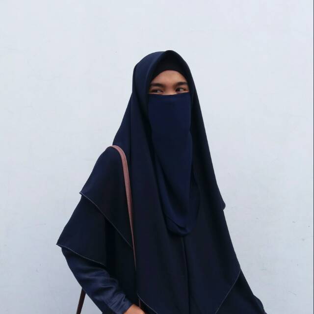 Kerudung segiempat instan