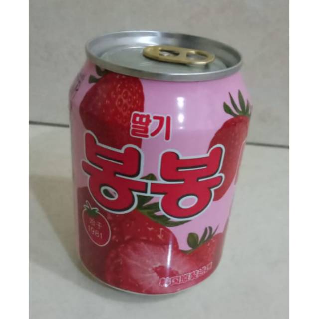 

Crushed Strawberry Juice Korean Juice 238ml / Minunan Rasa Stoberi / Minuman Korea