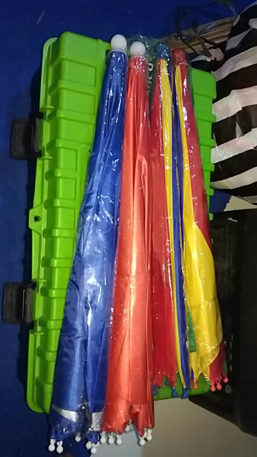 Payung Topi Besar Pelangi