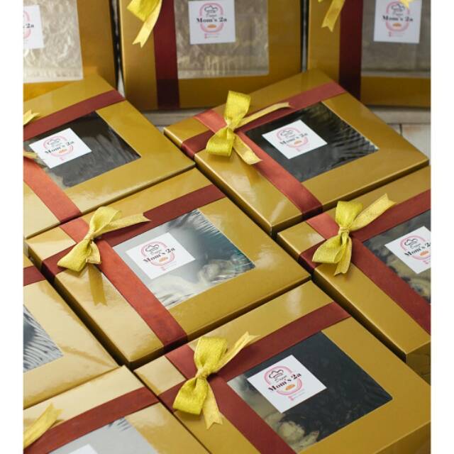 

Hampers Cinnamon Rolls