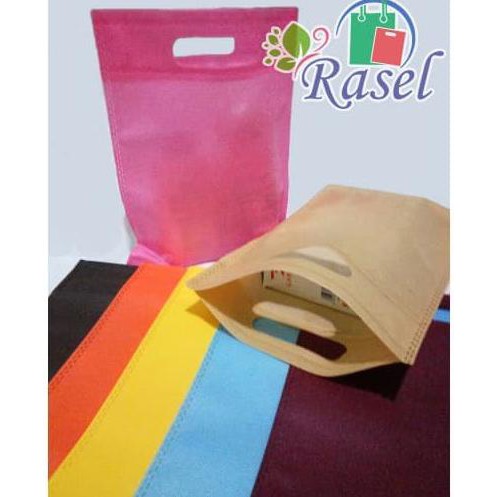 

Februari Maniss 25X35 Cm Tas Kain Spunbond Goodie Bag Kantong Goody Polos Souvenir Kode 164