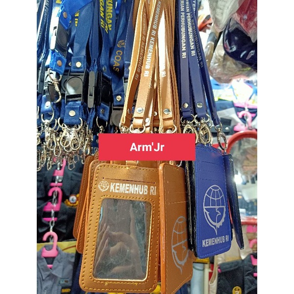 

Tempat Id / Lanyard kulit Kemenhub Coklat