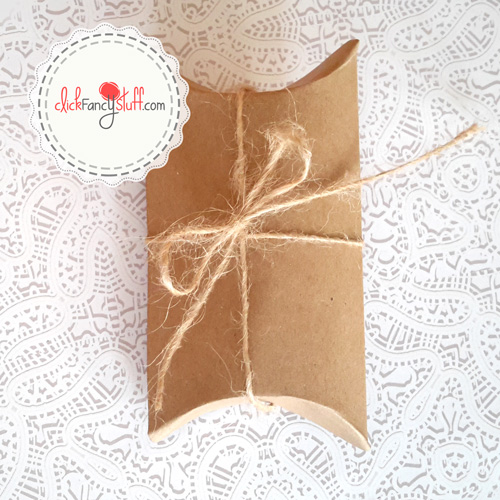 

Kraft pillow box / gift box /kotak bantal dan tali - PROMO - Bisa COD - TERLARIS - TERMURAH