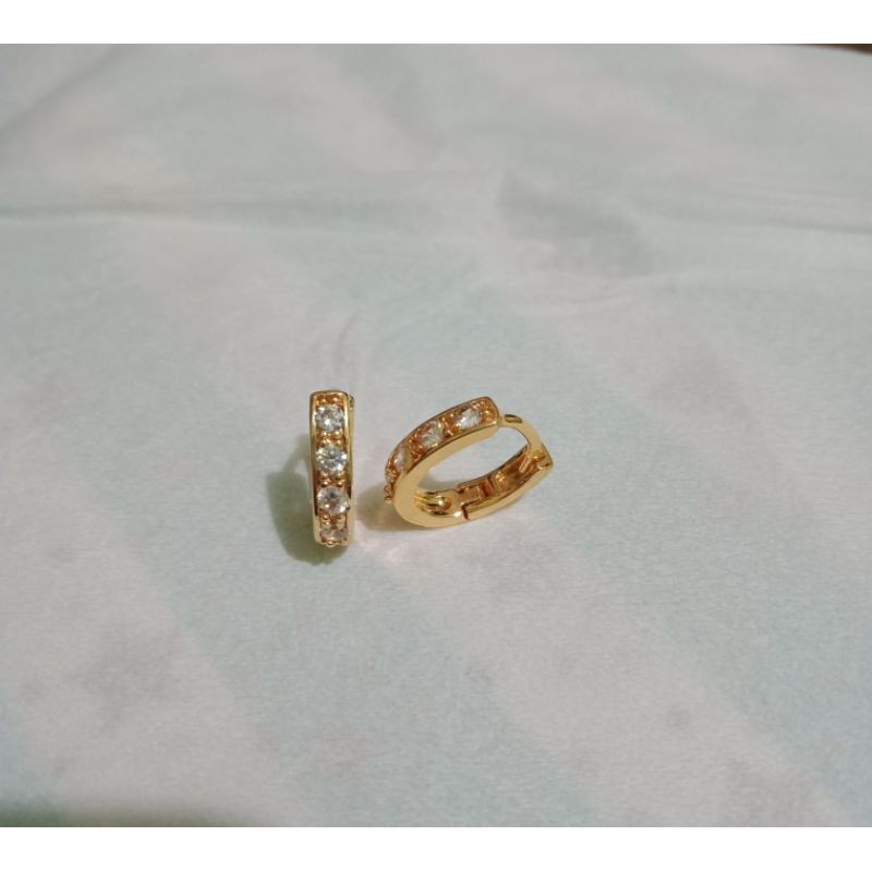 anting jepit simple perhiasan xuping lapis emas 18 k