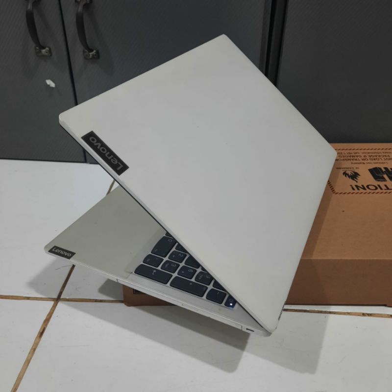 Laptop Lenovo ideapad L340 Gaming Amd Ryzen 7-3700U Ram 8GB SSD 256GB Amd Radeon RX Vega 10 Super Gaming Editing, Cantik,