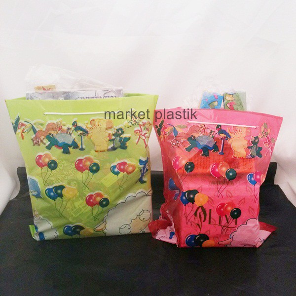 

Tas Plastik Goodie BagKantong Souvenir Ulang TahunTas Ultah Tali SVN237