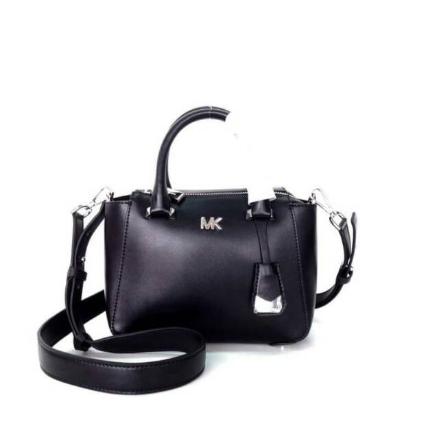 👍🏻😍READY😍👍🏻

Michael Kors Mini Leather Messenger Bag