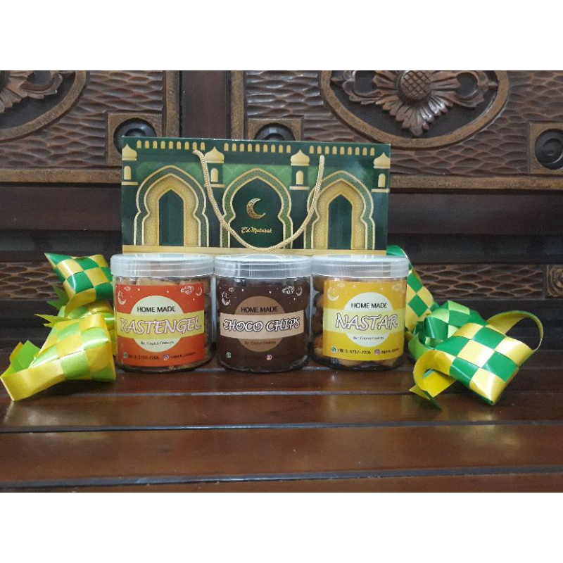 

Hampers Kue Kering Lebaran isi 3 toples @600ml