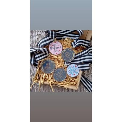 medali custom hampers kado unik hadiah ultah wisuda