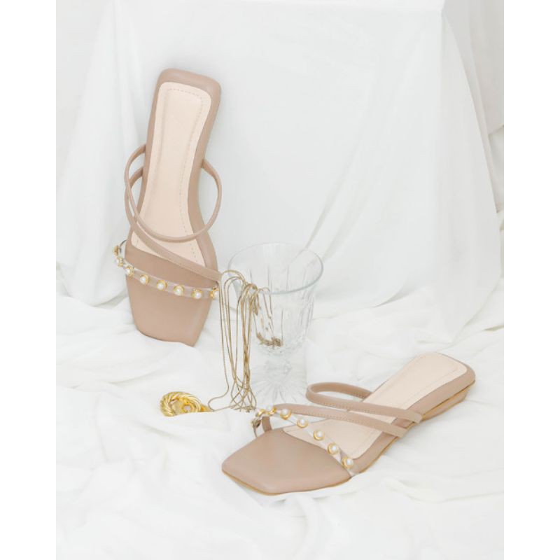Donna Pearl Sandals Cream 40